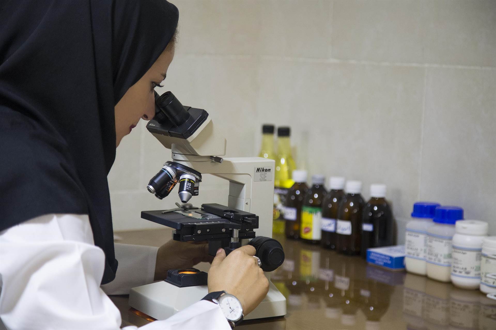 مشاوره گیاهپزشکی و تغذیه